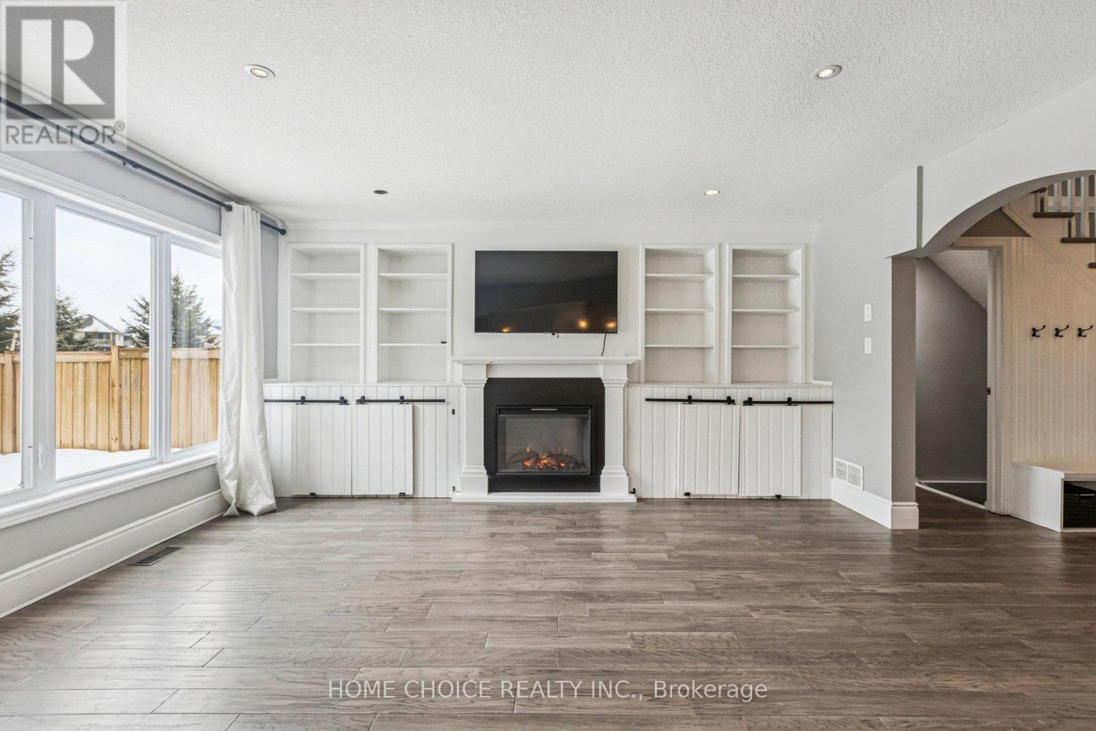 303 Hillcroft Court, Waterloo, Ontario  N2T 2Z9 - Photo 5 - X12814268