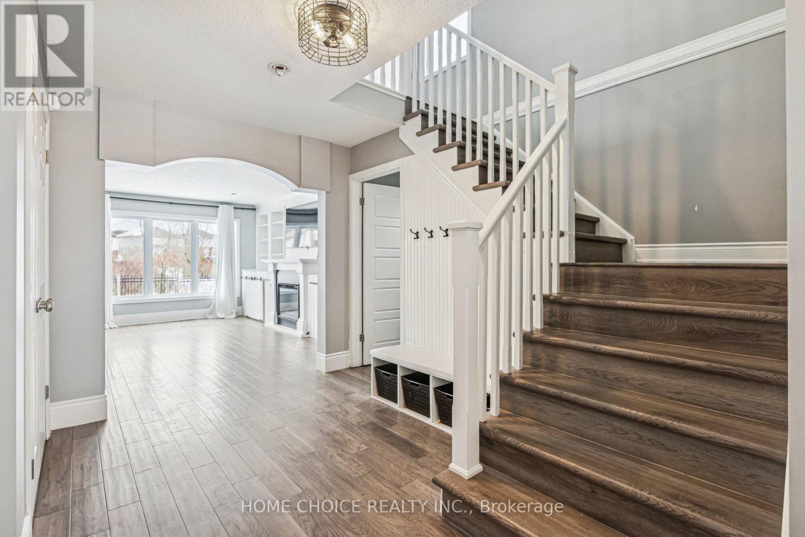 303 Hillcroft Court, Waterloo, Ontario  N2T 2Z9 - Photo 6 - X12814268