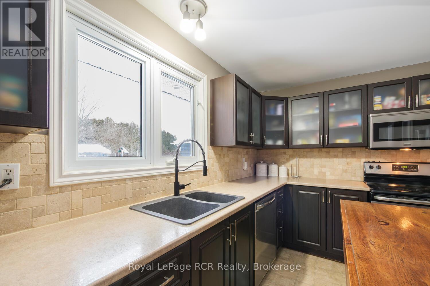 525 Augusta Street, Saugeen Shores, Ontario  N0H 2L0 - Photo 24 - X12814272