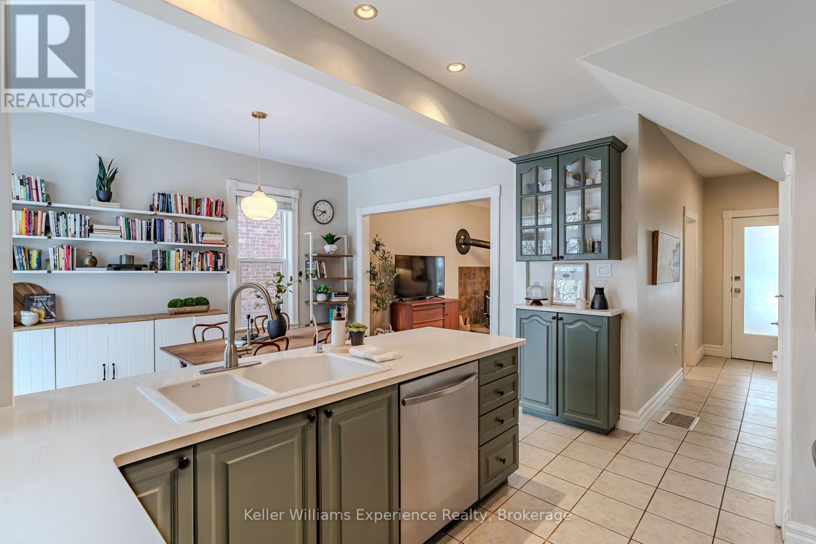 452 7th Street E, Owen Sound, Ontario  N4K 1J4 - Photo 8 - X12814088