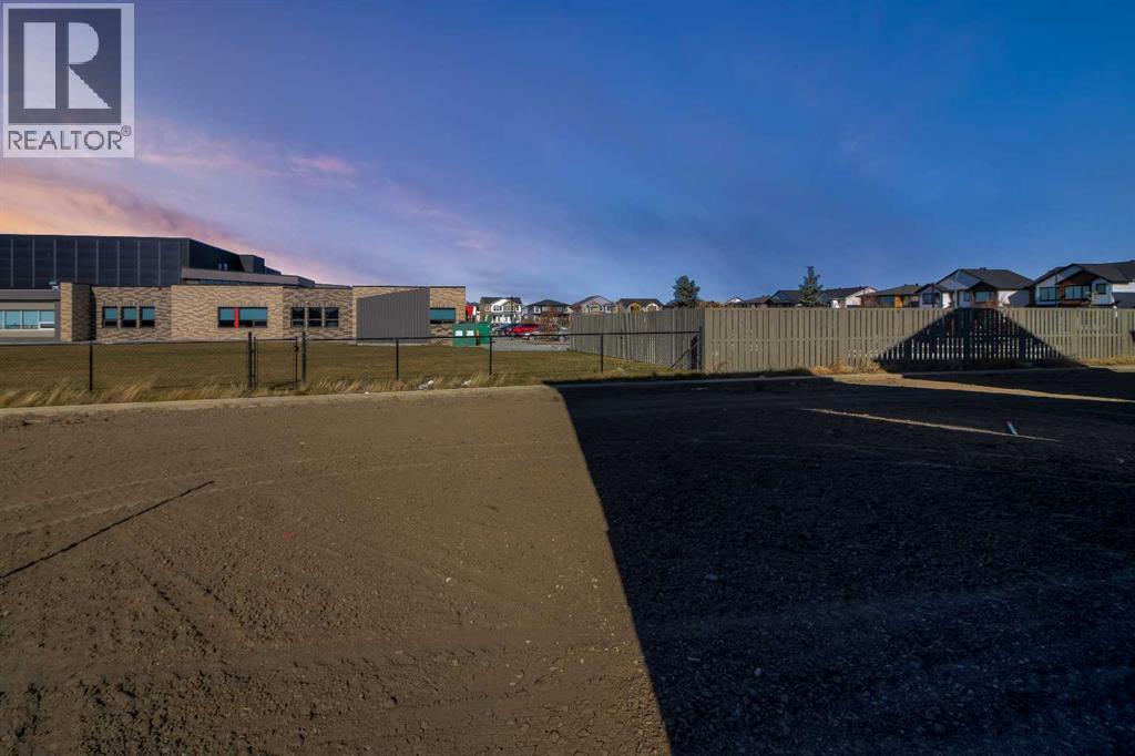 4517 31 Avenue S, Lethbridge, Alberta T1K 8J8 - Photo 3 - A2272492