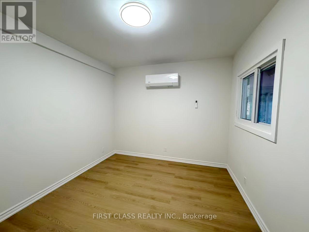 Main - 741 Proctor Road, Burlington, Ontario  L7R 3E5 - Photo 17 - W12814276