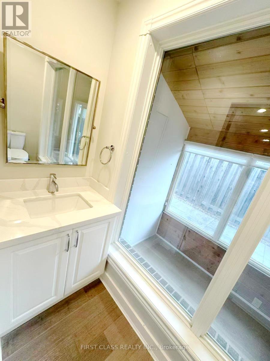 Upper - 741 Proctor Road, Burlington, Ontario  L7R 3E5 - Photo 14 - W12814284