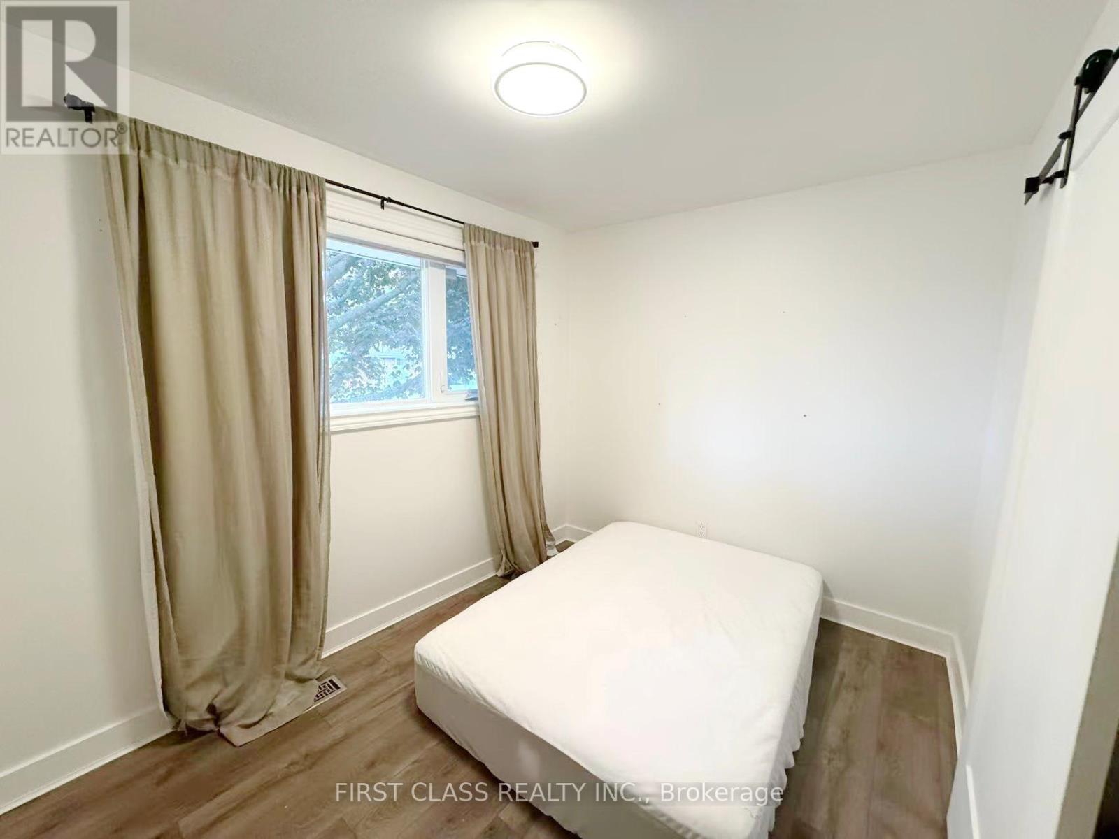 Upper - 741 Proctor Road, Burlington, Ontario  L7R 3E5 - Photo 20 - W12814284