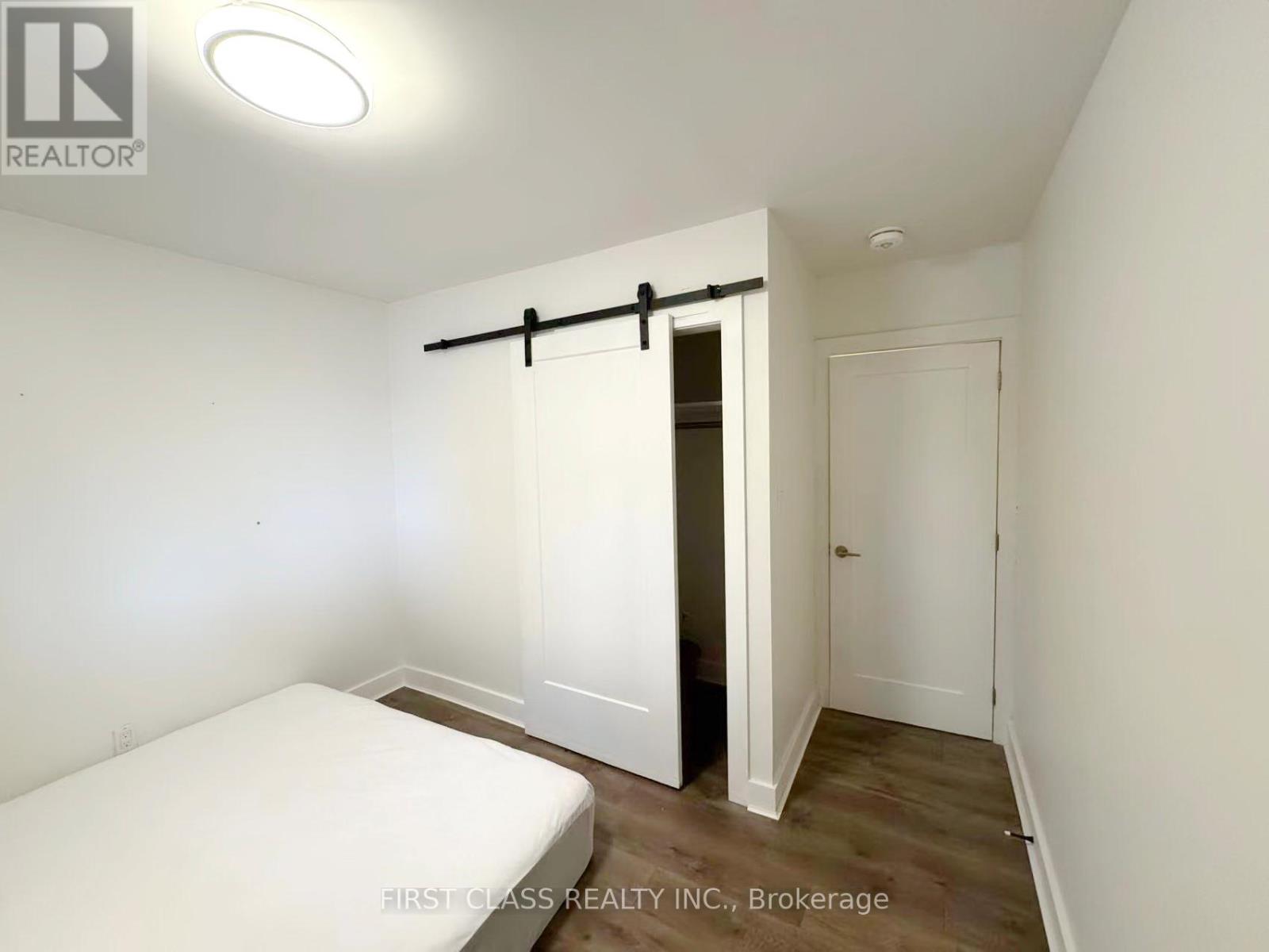 Upper - 741 Proctor Road, Burlington, Ontario  L7R 3E5 - Photo 22 - W12814284