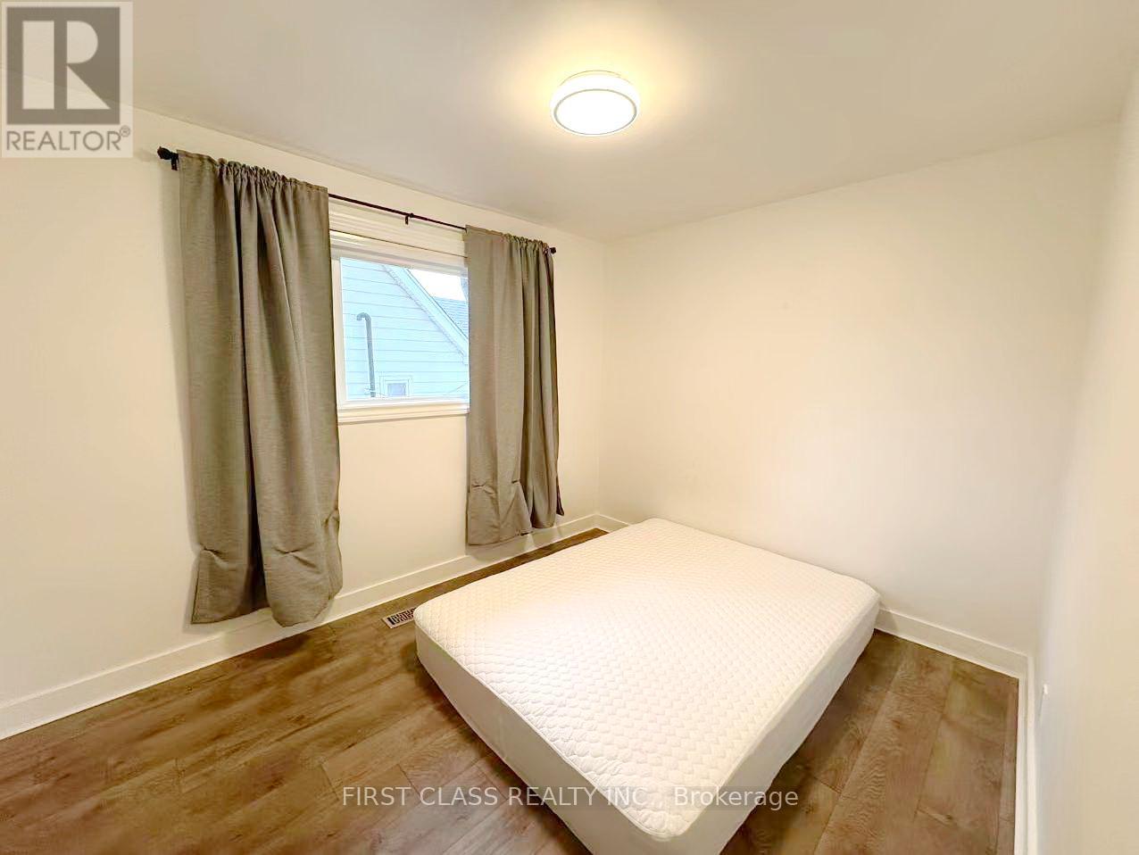 Upper - 741 Proctor Road, Burlington, Ontario  L7R 3E5 - Photo 28 - W12814284