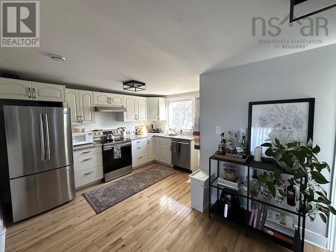 82 Sunnybrae Avenue, Halifax, Nova Scotia  B3N 2G7 - Photo 3 - 202601180
