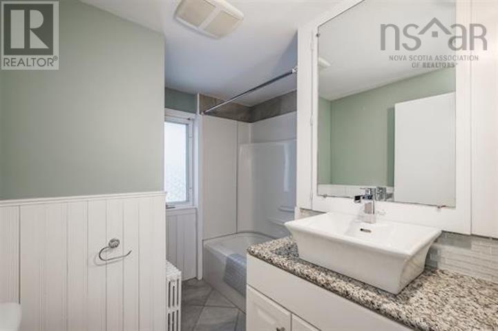 82 Sunnybrae Avenue, Halifax, Nova Scotia  B3N 2G7 - Photo 12 - 202601180