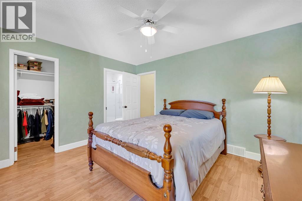 32 Rideau Close Sw, Airdrie, Alberta  T4B 1A6 - Photo 20 - A2283266