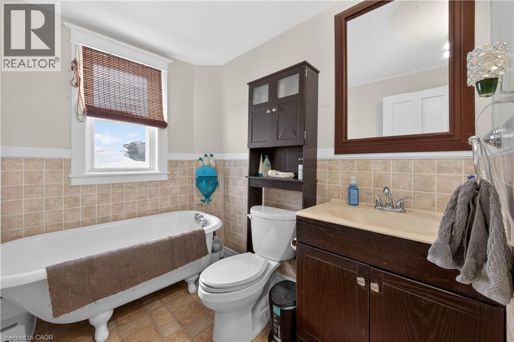234 N Balmoral Avenue N, Hamilton, Ontario  L8L 7S2 - Photo 29 - 40799330