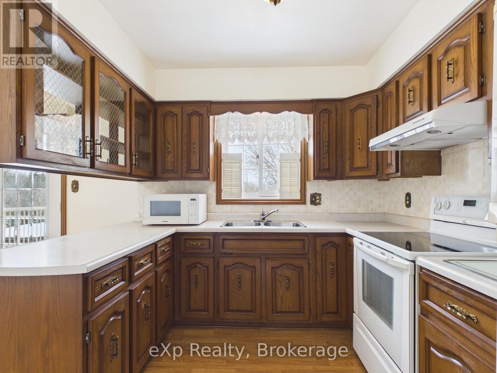 13 Ignatz Street, South Bruce, Ontario  N0G 2J0 - Photo 11 - X12814350