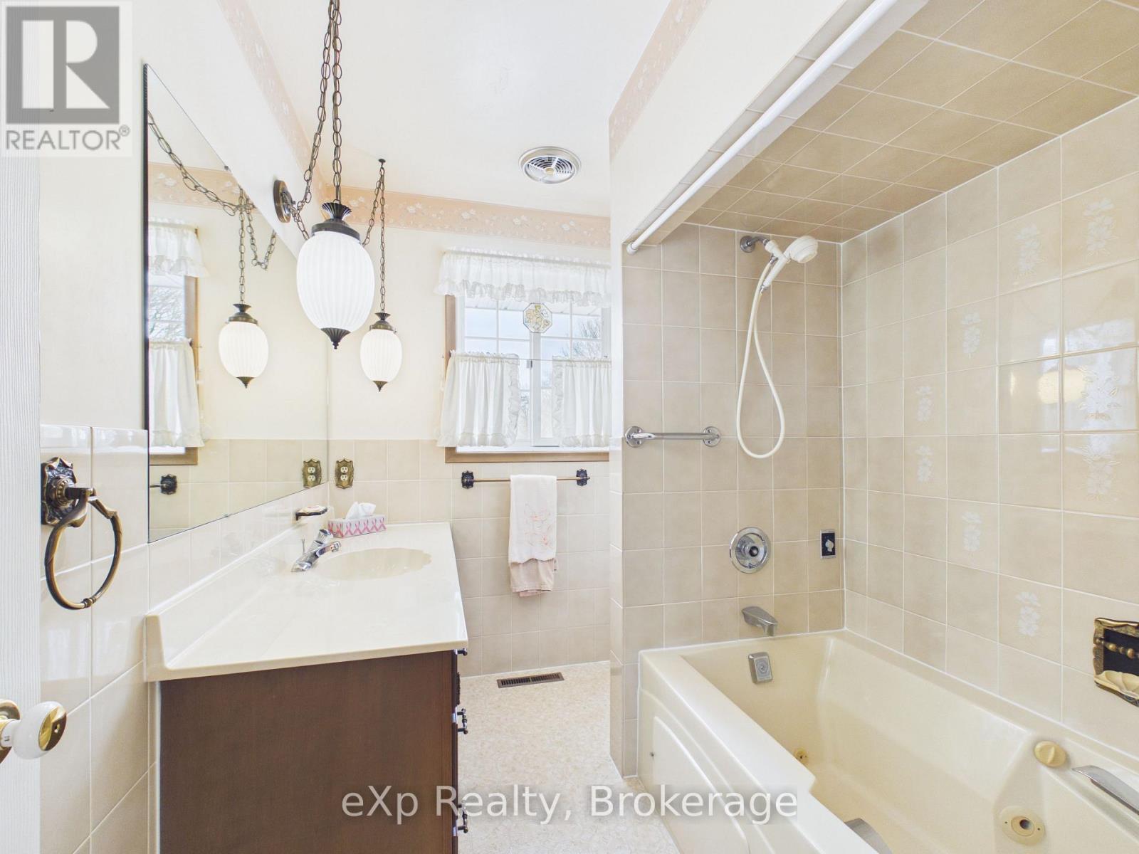 13 Ignatz Street, South Bruce, Ontario  N0G 2J0 - Photo 24 - X12814350