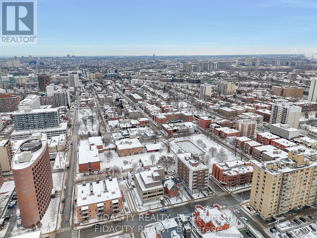 330 Gilmour Street, Ottawa, Ontario K2P 2P6 - Photo 6 - X12814338