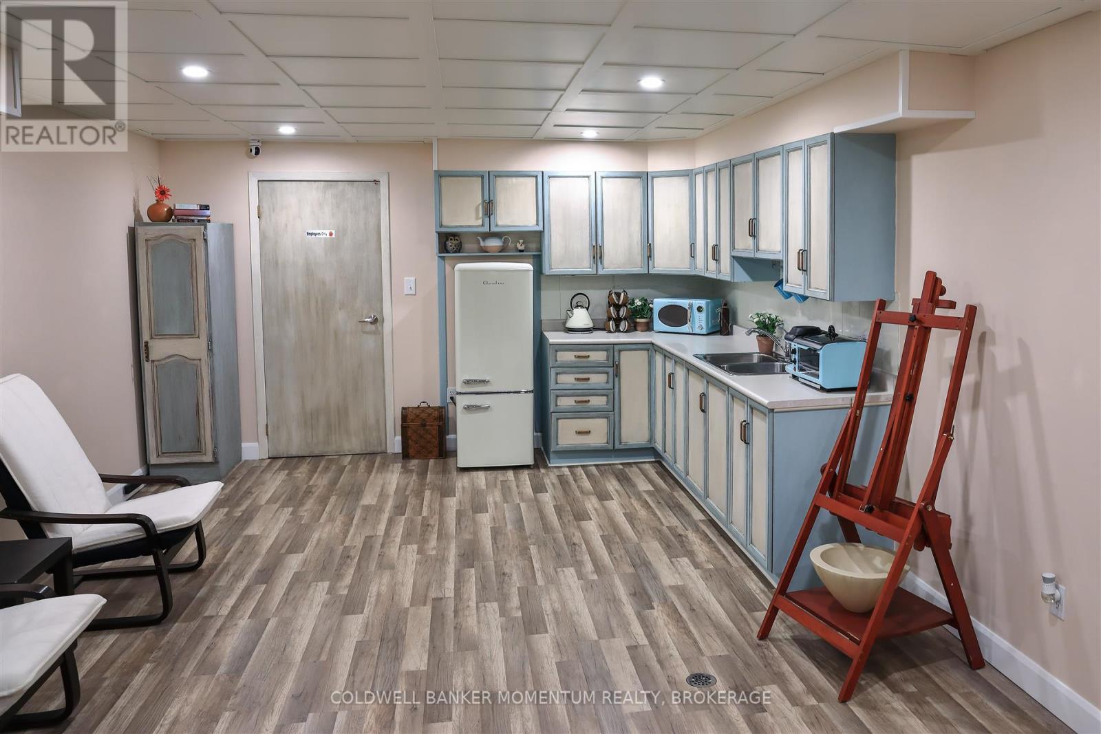 3352 Lake Shore Boulevard W, Toronto, Ontario  M8W 1M9 - Photo 15 - W12814398