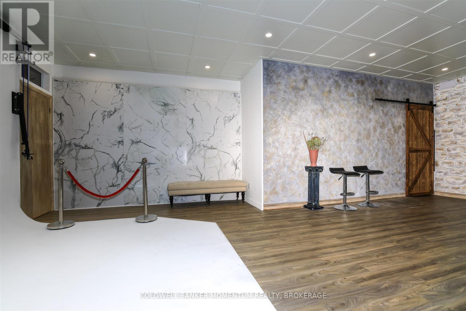 3352 Lake Shore Boulevard W, Toronto, Ontario  M8W 1M9 - Photo 5 - W12814398