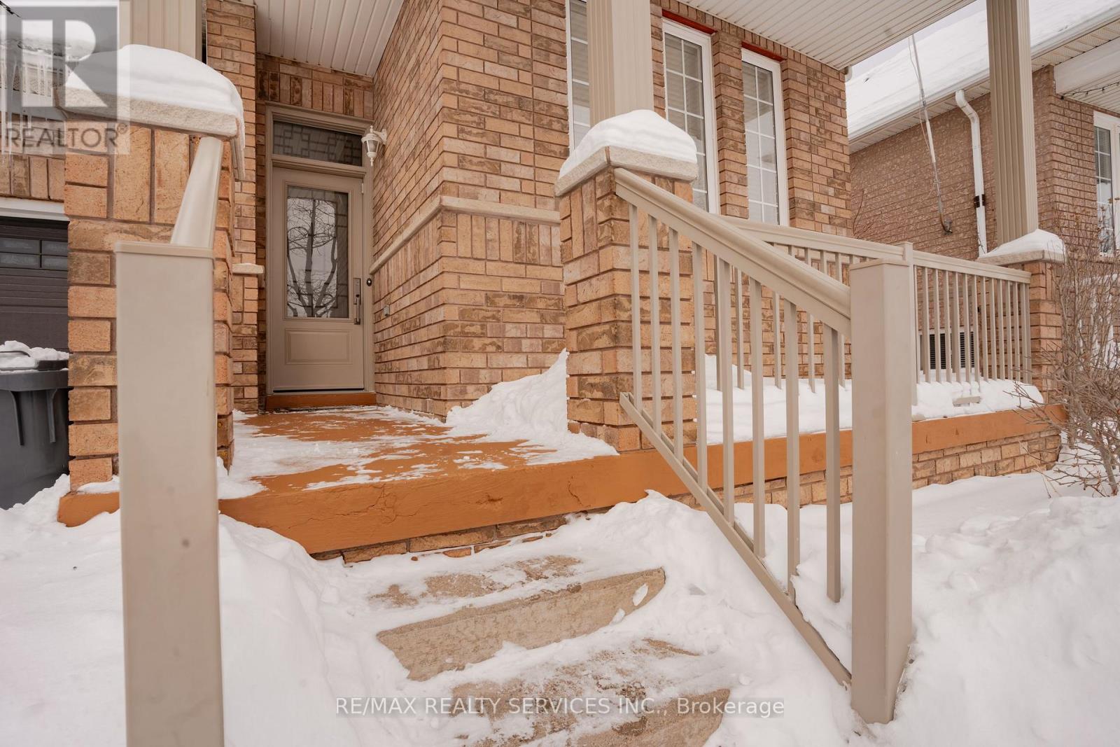 195 Van Scott Drive, Brampton, Ontario  L7A 1V2 - Photo 4 - W12267050