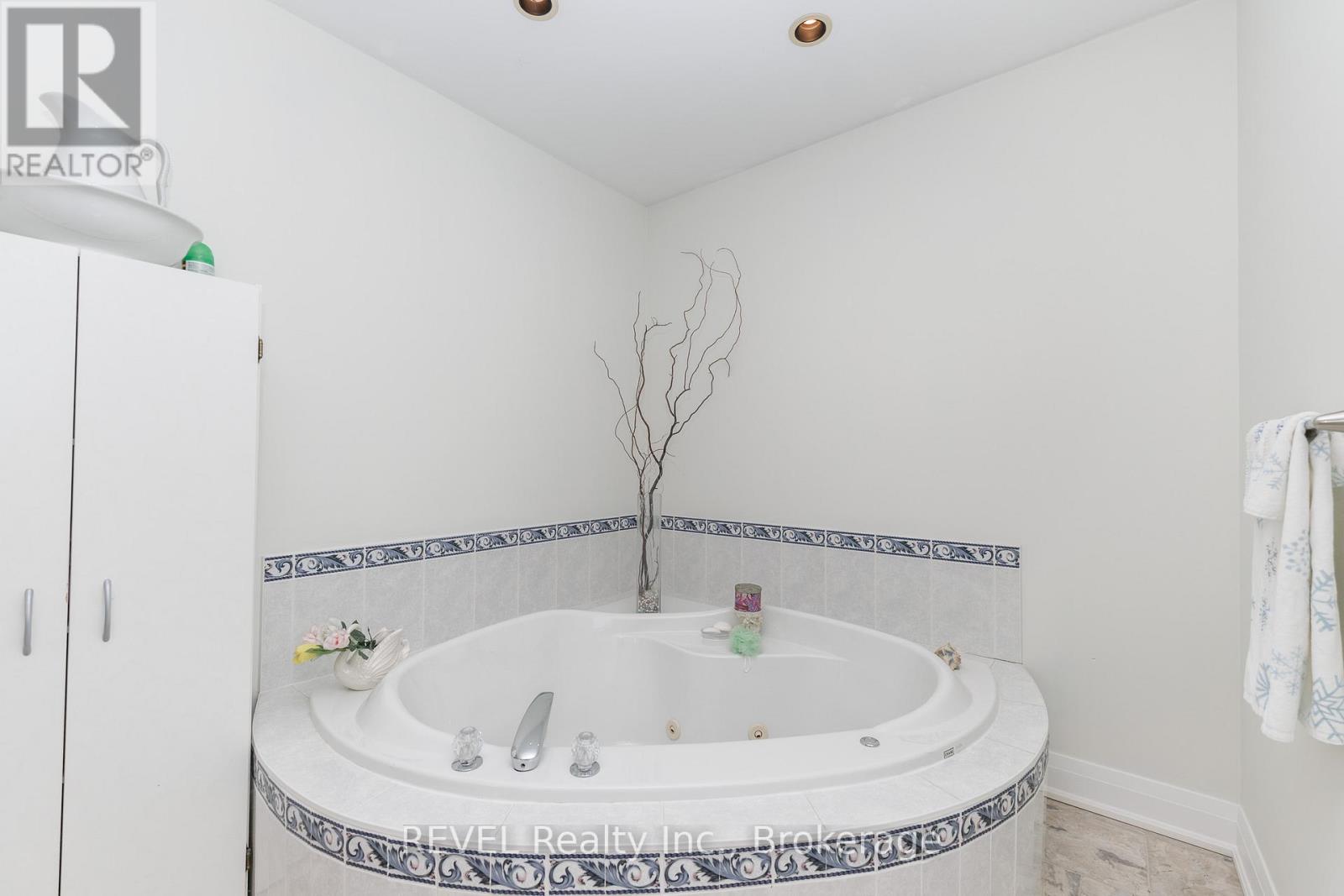 1452 Allanport Road, Thorold, Ontario  L0S 1K0 - Photo 17 - X12814370