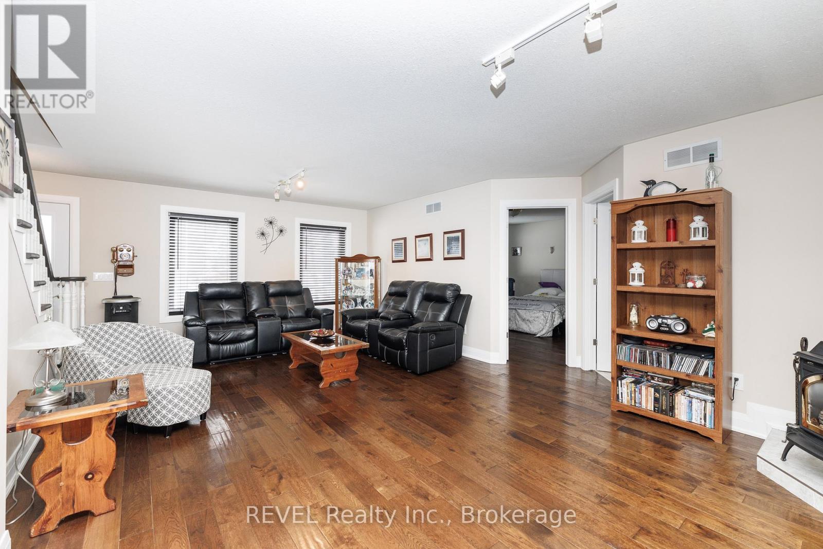 1452 Allanport Road, Thorold, Ontario  L0S 1K0 - Photo 8 - X12814370