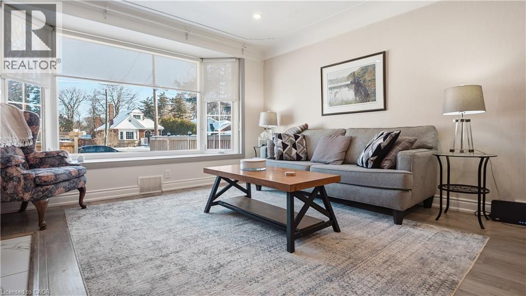 1032 Cedarwood Place, Burlington, Ontario  L7T 3J3 - Photo 6 - 40804539