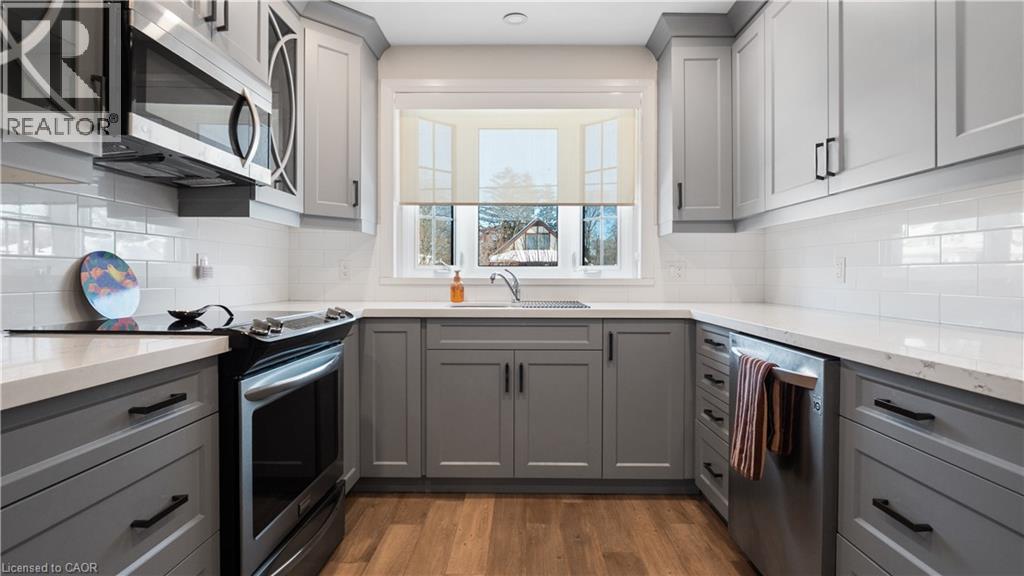 1032 Cedarwood Place, Burlington, Ontario  L7T 3J3 - Photo 4 - 40804539