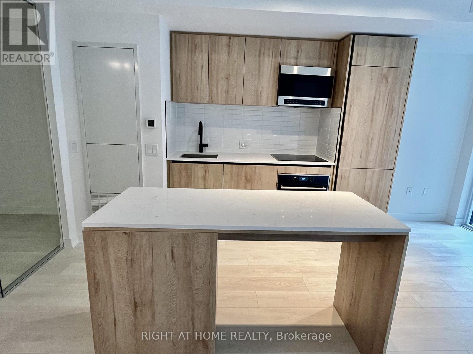 303 - 127 Broadway Avenue, Toronto (Mount Pleasant West), Ontario  M4P 1V4 - Photo 4 - C12814342