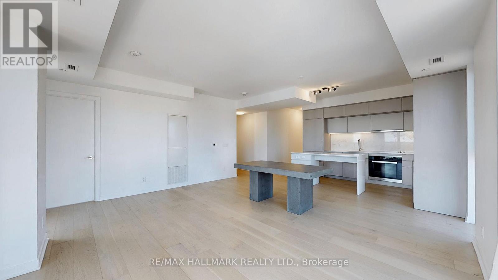 906 - 185 Alberta Avenue, Toronto (Oakwood Village), Ontario  M6C 0A5 - Photo 2 - C12814344