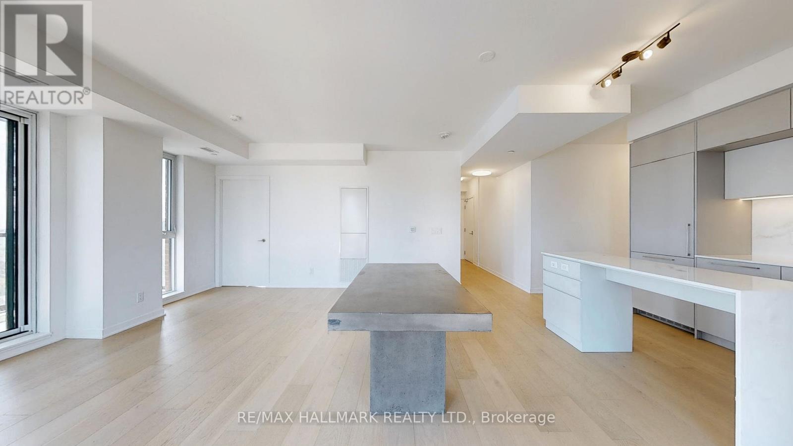 906 - 185 Alberta Avenue, Toronto (Oakwood Village), Ontario  M6C 0A5 - Photo 4 - C12814344