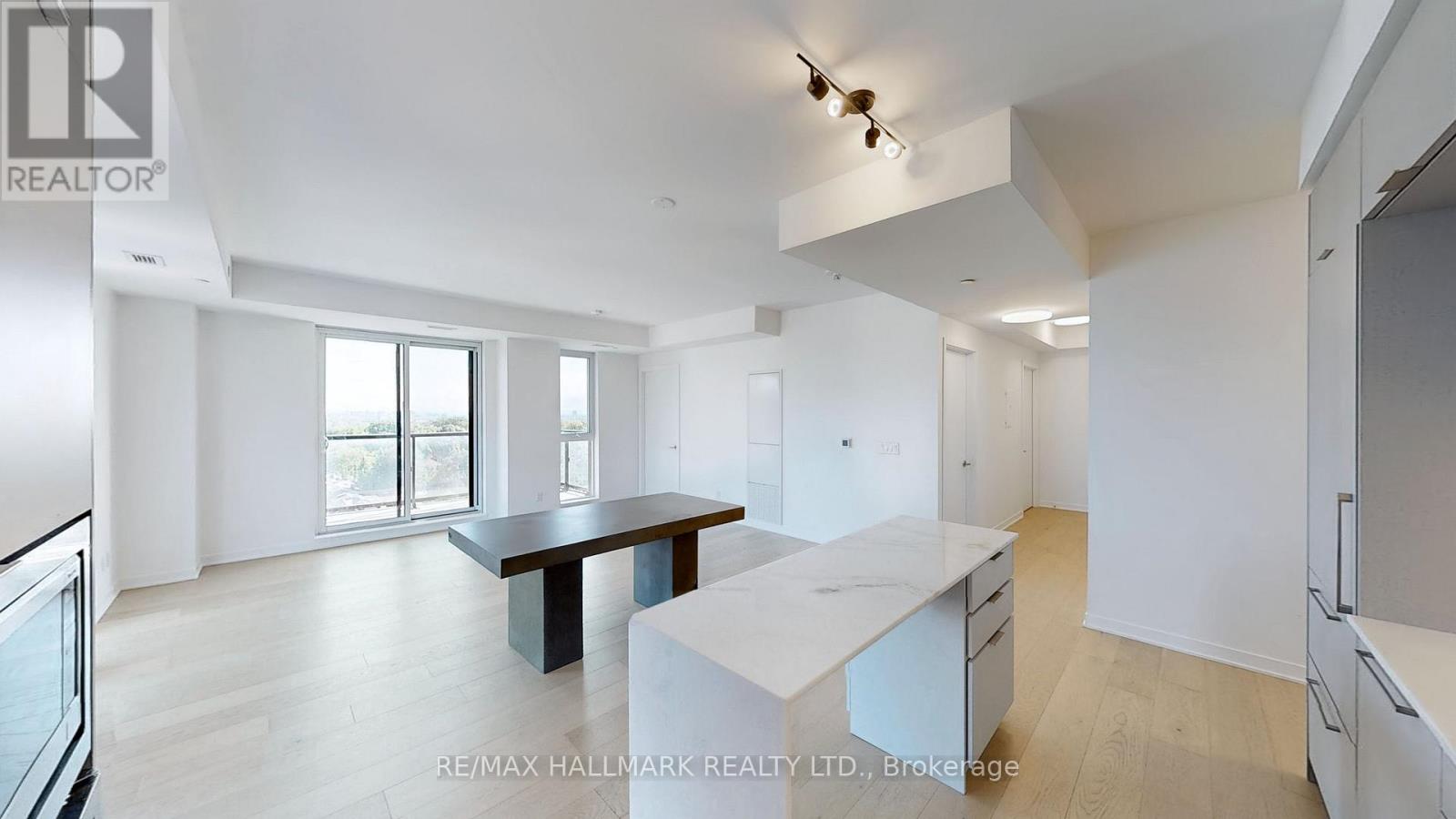 906 - 185 Alberta Avenue, Toronto (Oakwood Village), Ontario  M6C 0A5 - Photo 5 - C12814344