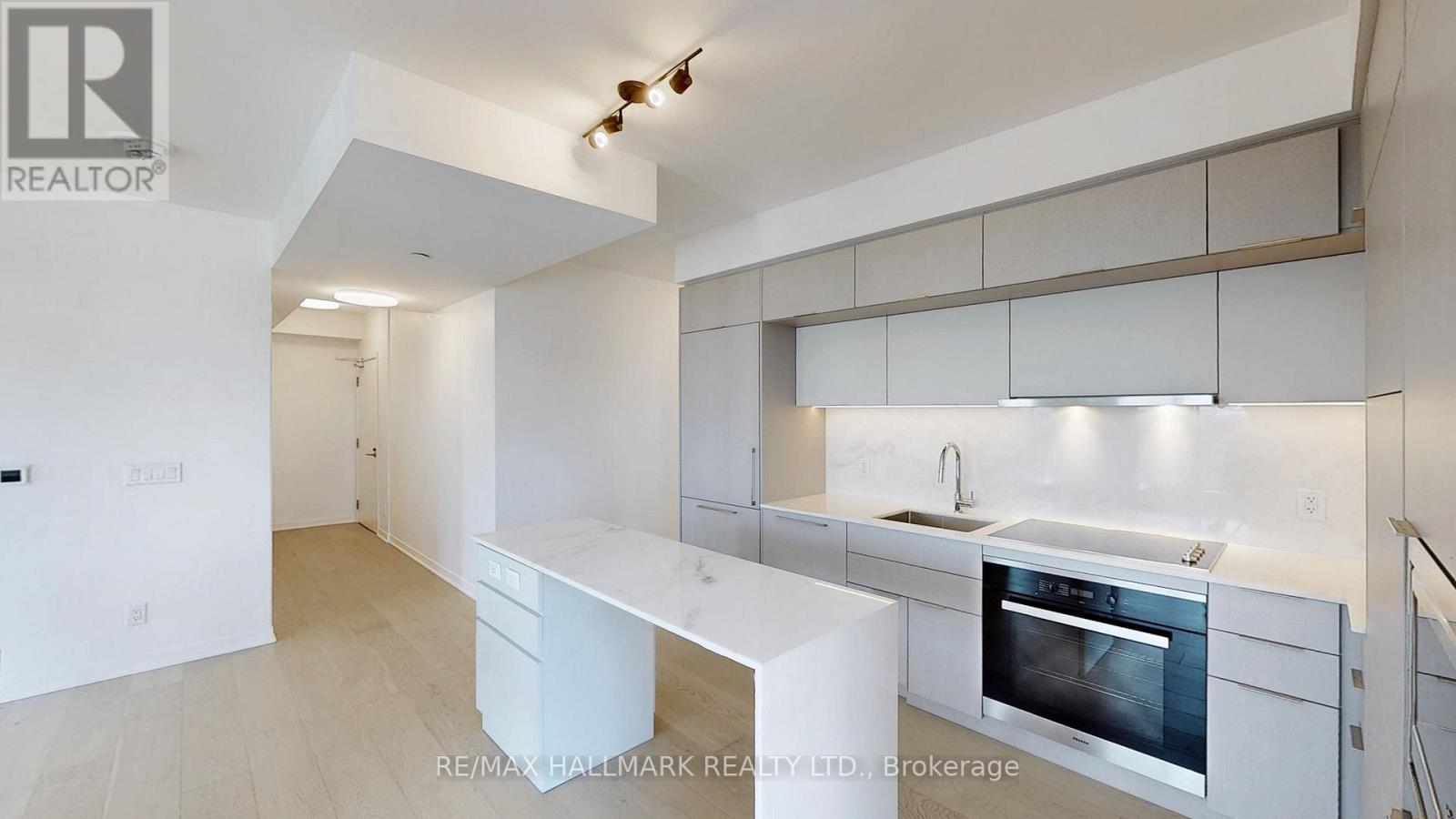 906 - 185 Alberta Avenue, Toronto (Oakwood Village), Ontario  M6C 0A5 - Photo 6 - C12814344