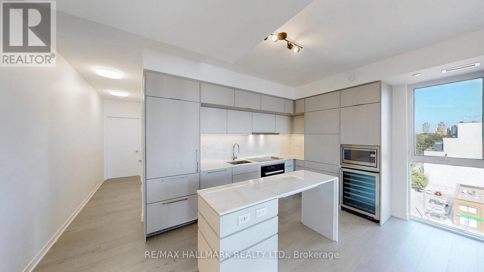 906 - 185 Alberta Avenue, Toronto (Oakwood Village), Ontario  M6C 0A5 - Photo 7 - C12814344