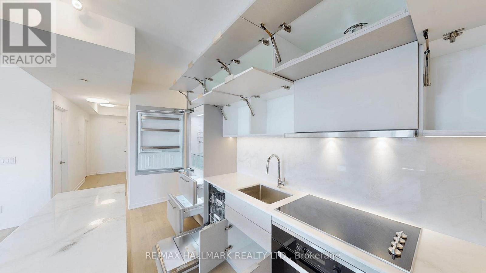 906 - 185 Alberta Avenue, Toronto (Oakwood Village), Ontario  M6C 0A5 - Photo 8 - C12814344