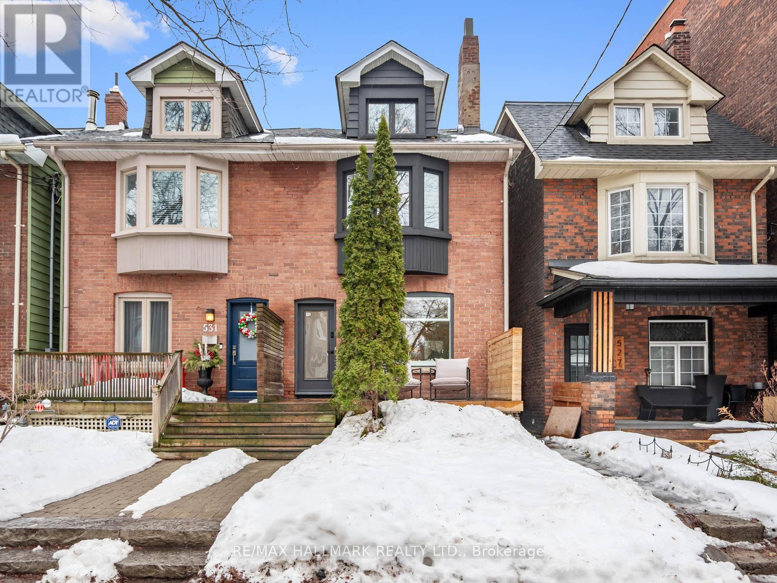 529 LOGAN AVENUE, Toronto, Ontario