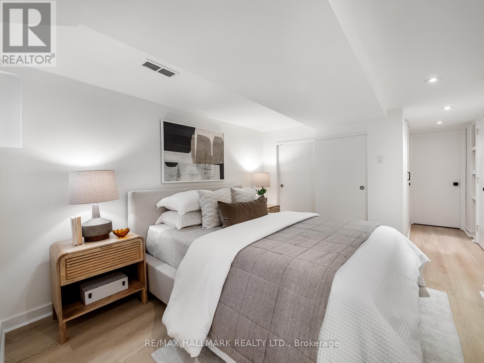 529 Logan Avenue, Toronto, Ontario  M4K 3B3 - Photo 38 - E12814314