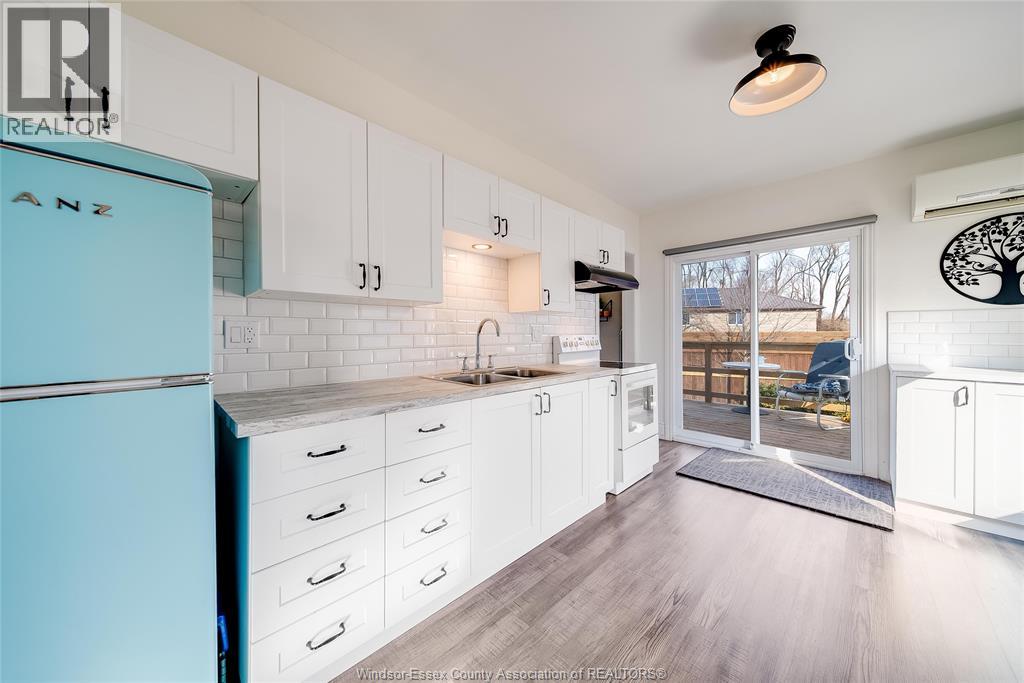 15 Smith Avenue, Leamington, Ontario  N8H 1E9 - Photo 11 - 26003702