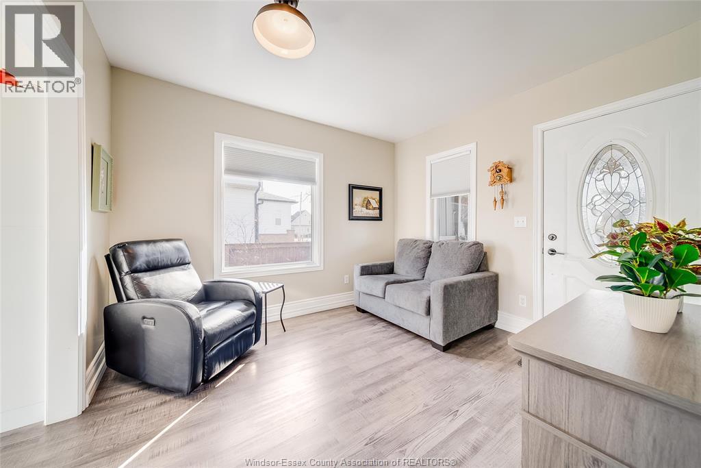 15 Smith Avenue, Leamington, Ontario  N8H 1E9 - Photo 8 - 26003702