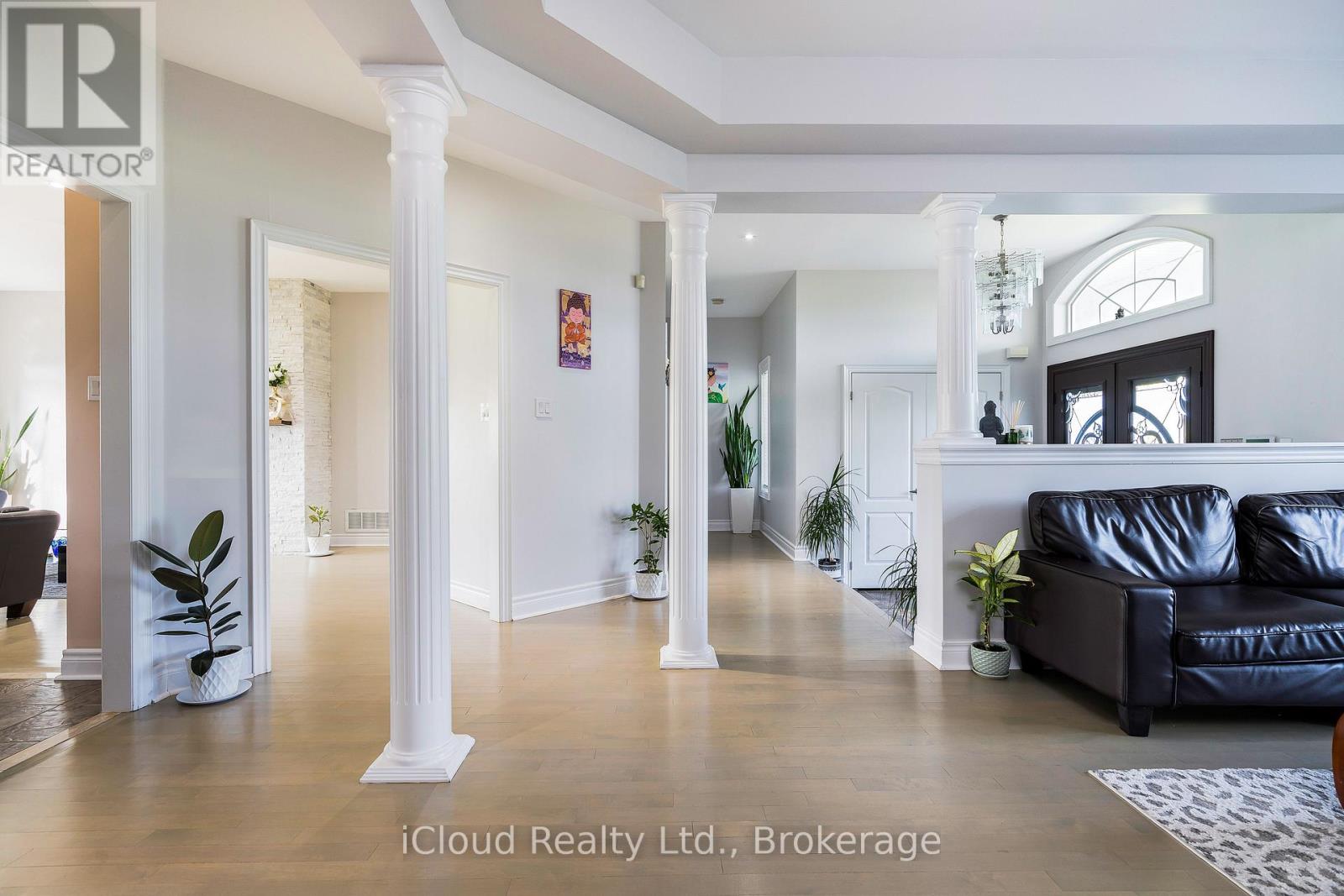 17 Maple Drive, Wasaga Beach, Ontario  L9Z 0A7 - Photo 5 - S12814298