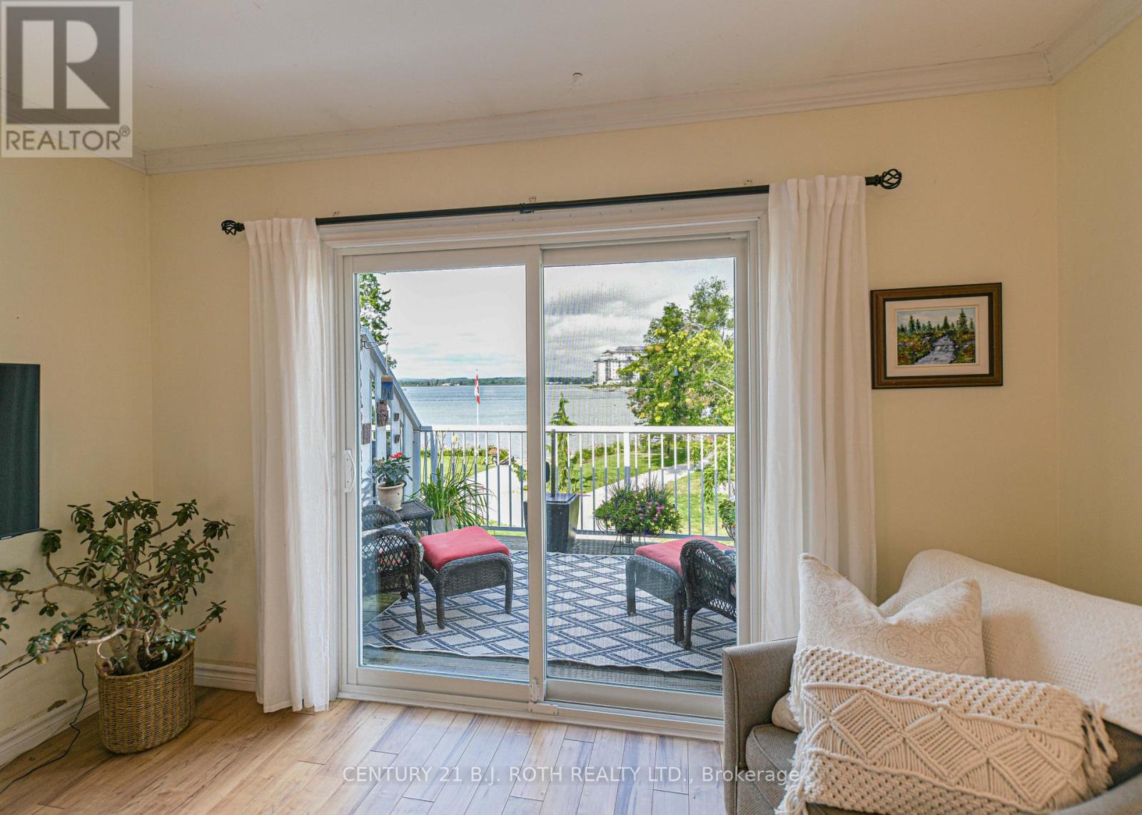 204 - 43 Creighton Street, Ramara (Atherley), Ontario L3V 1B1 - Photo 12 - S12814366