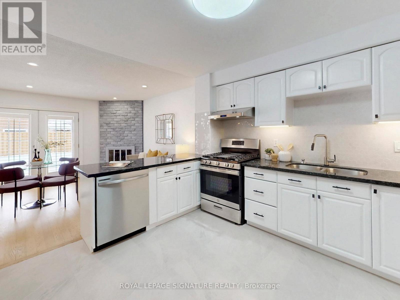 65 Fordcombe Crescent, Markham, Ontario  L3R 3E7 - Photo 11 - N12813518