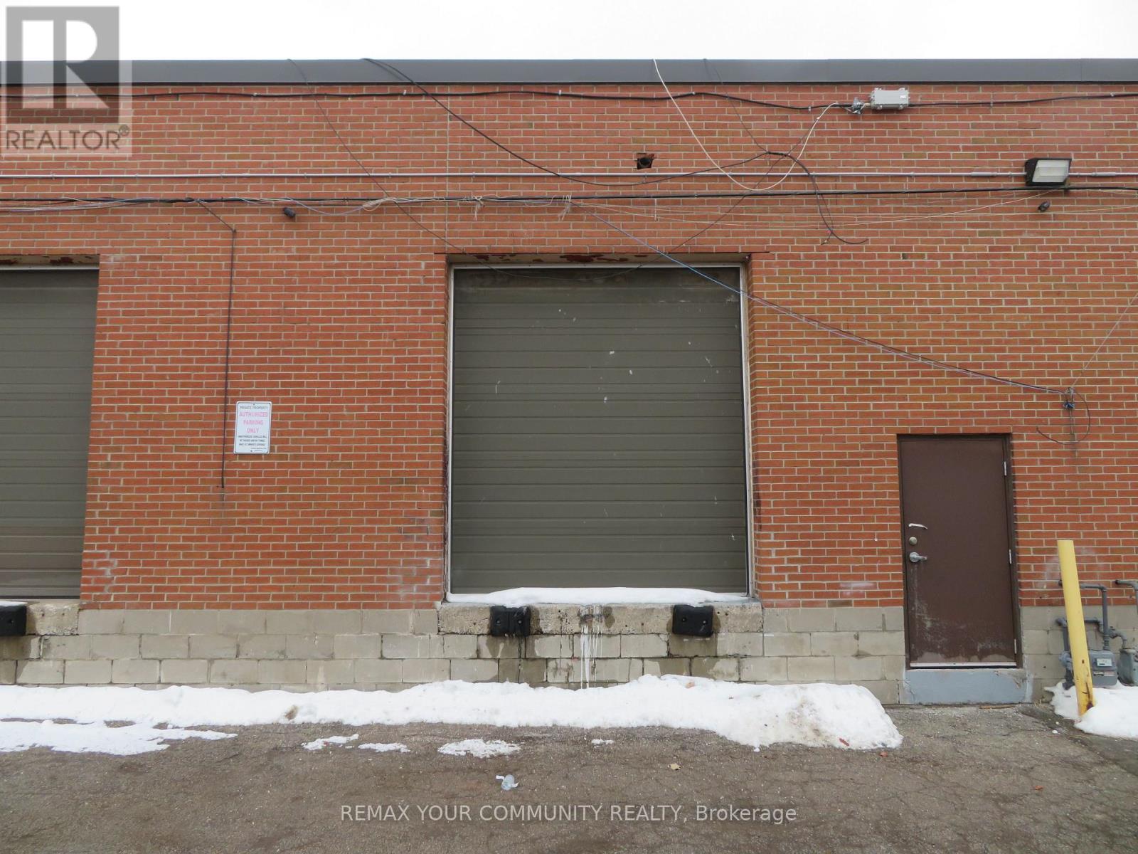 731 Garyray Drive, Toronto (Humber Summit), Ontario  M9L 1R2 - Photo 2 - W12814380