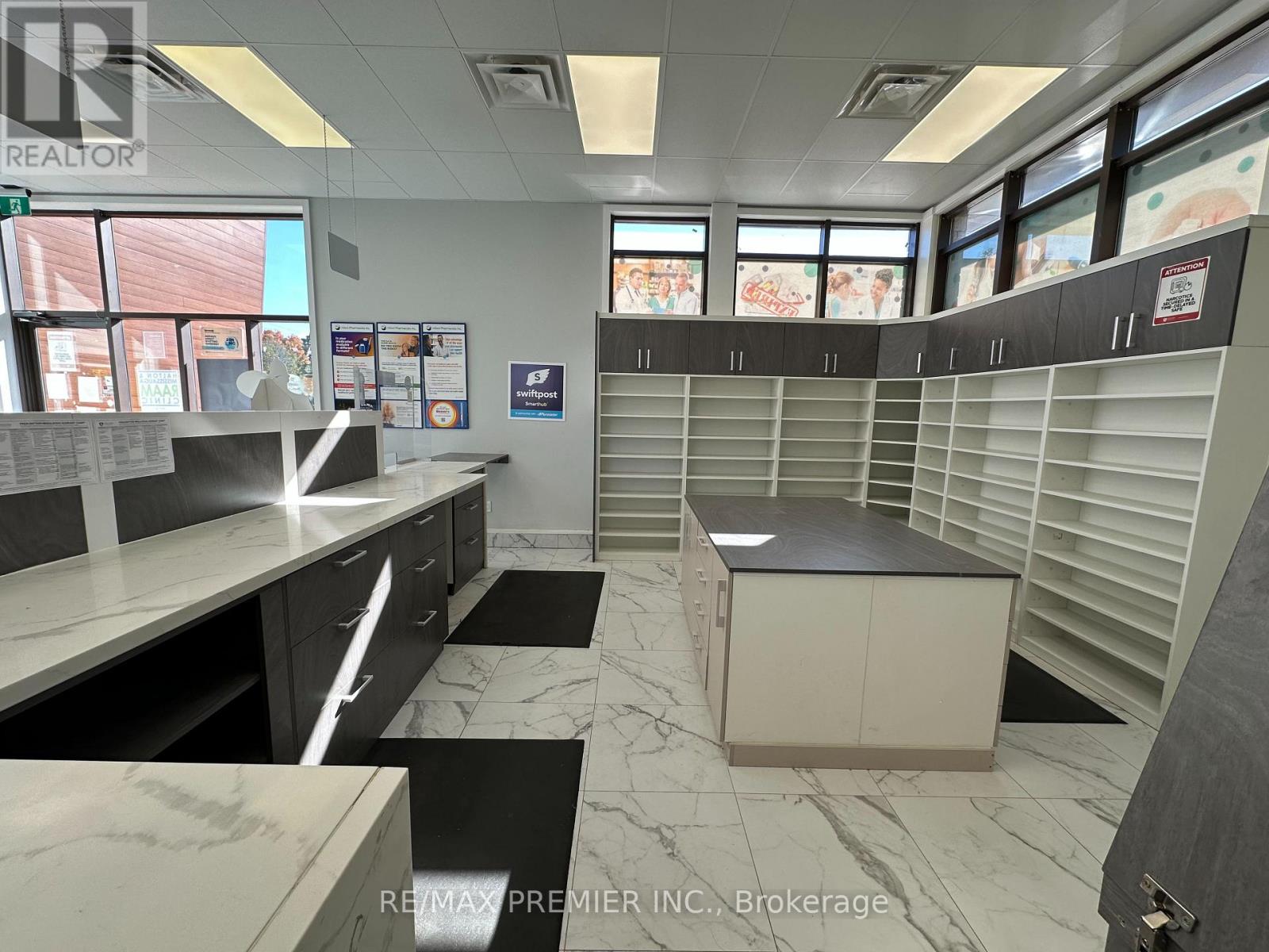 1 - 120 Guelph Street, Halton Hills, Ontario  L7G 4A4 - Photo 11 - W12814408