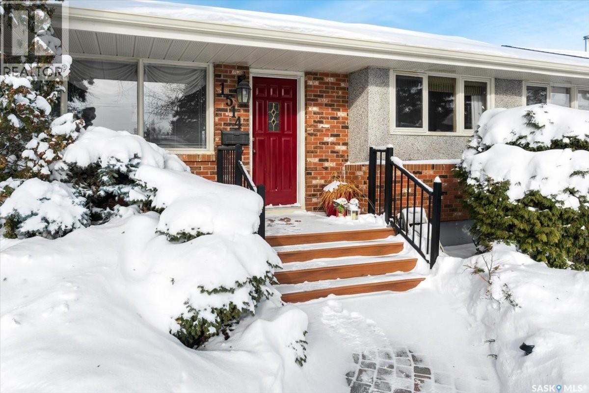 1514 8th Avenue N, Regina, Saskatchewan  S4R 0G3 - Photo 2 - SK029003