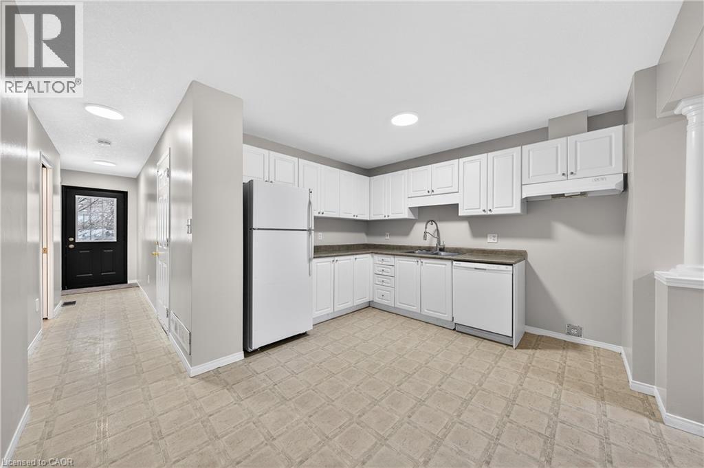 169 Bismark Drive Unit# 41, Cambridge, Ontario  N1S 5C1 - Photo 3 - 40806360