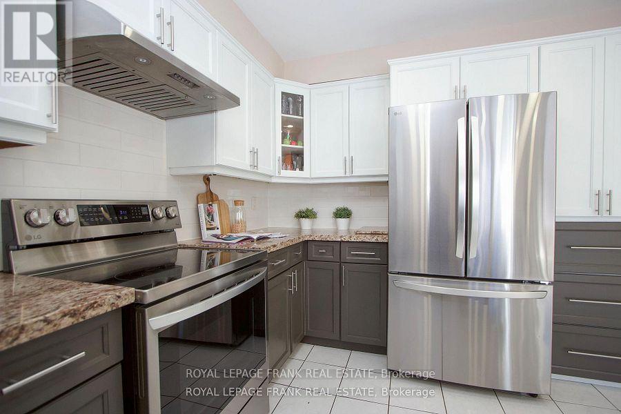 7 Winterberry Drive, Whitby, Ontario  L1R 1Z2 - Photo 12 - E12814476