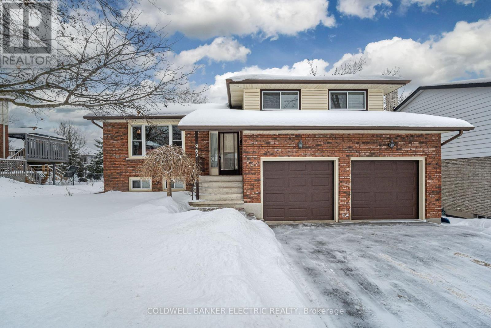 962 Golfview Road, Peterborough, Ontario  K9J 7W4 - Photo 1 - X12814460