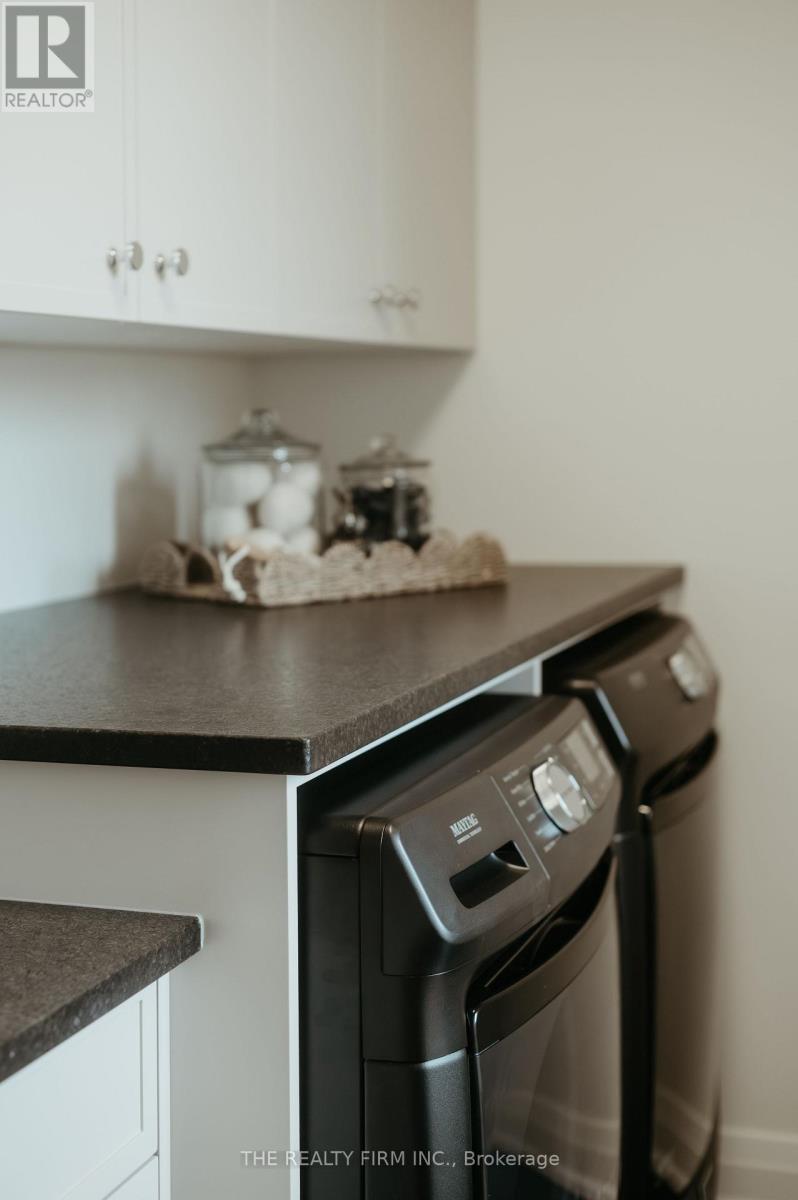 52 Royal Crescent, Southwold, Ontario  N5P 0G5 - Photo 36 - X12814438