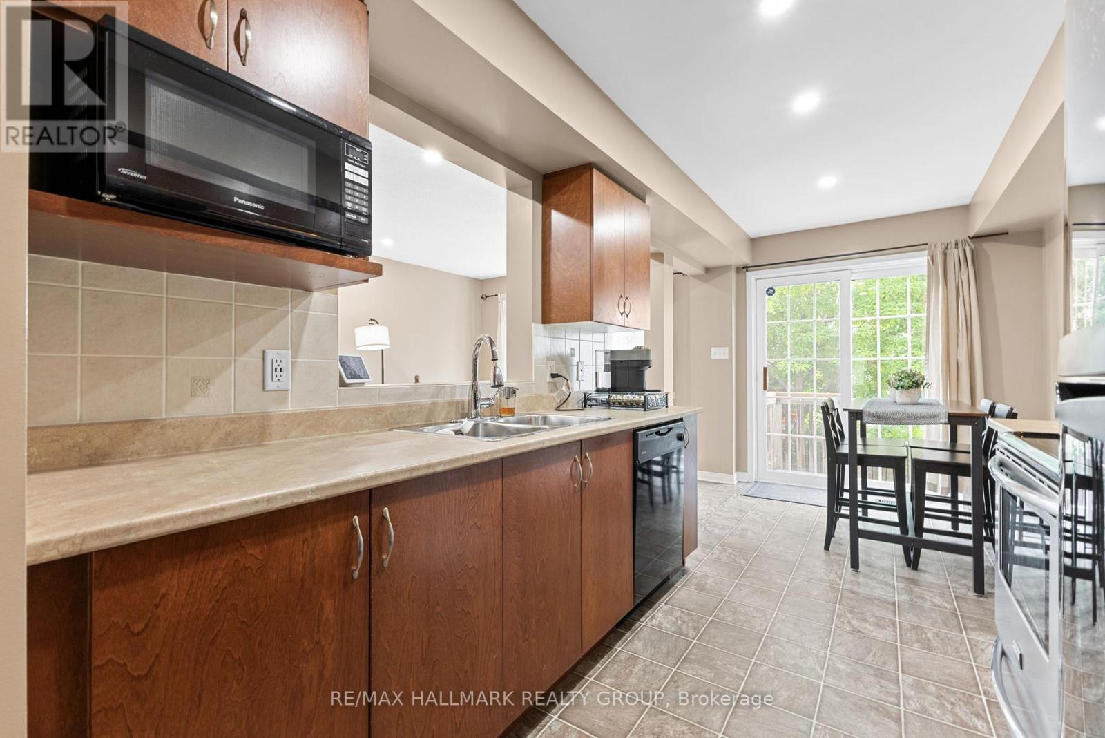 404 Wisteria Crescent, Ottawa, Ontario  K1V 0P1 - Photo 18 - X12814424