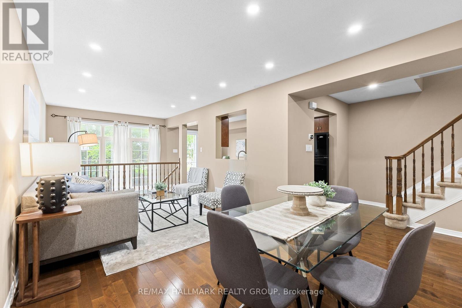 404 Wisteria Crescent, Ottawa, Ontario  K1V 0P1 - Photo 8 - X12814424