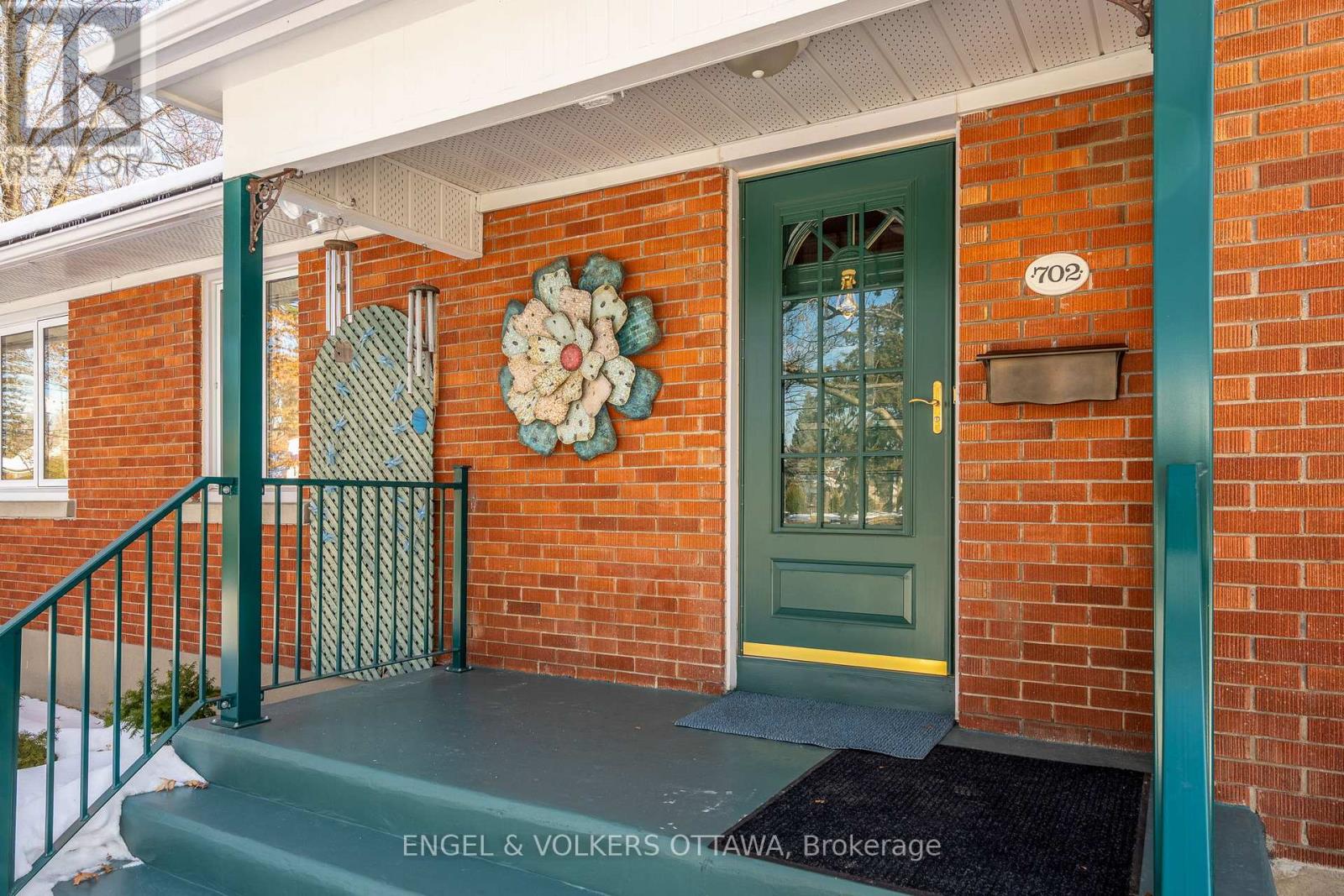 702 Dovercourt Avenue, Ottawa, Ontario  K2A 0W7 - Photo 3 - X12814458