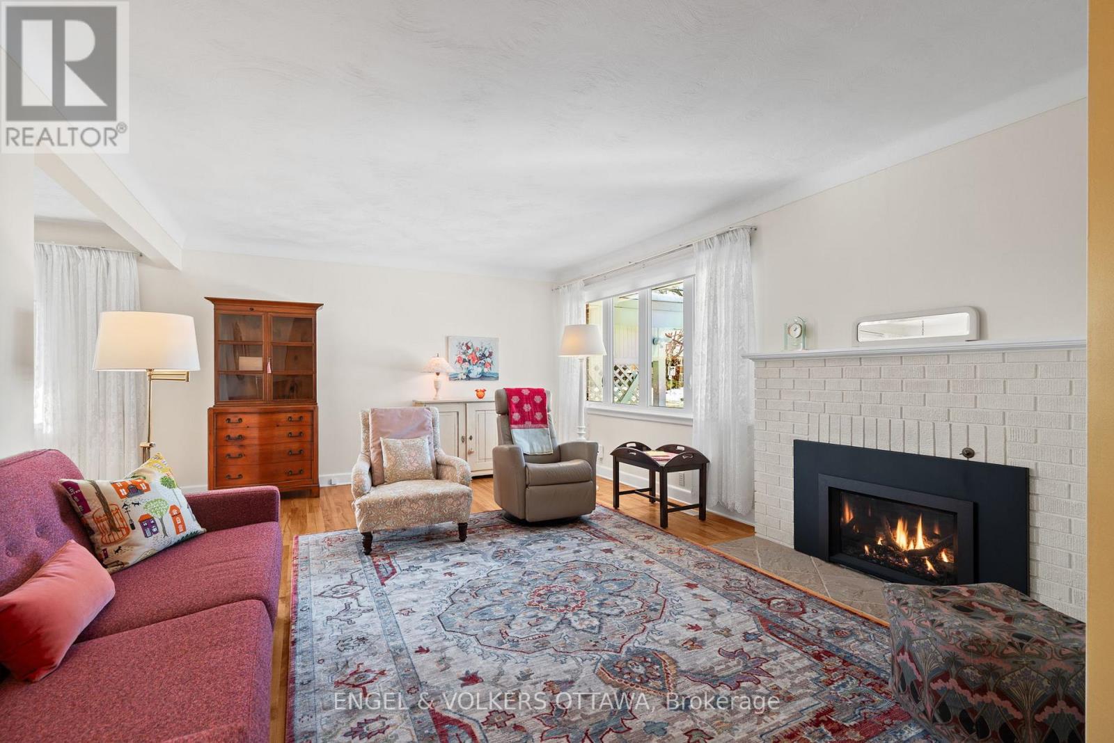 702 Dovercourt Avenue, Ottawa, Ontario  K2A 0W7 - Photo 4 - X12814458