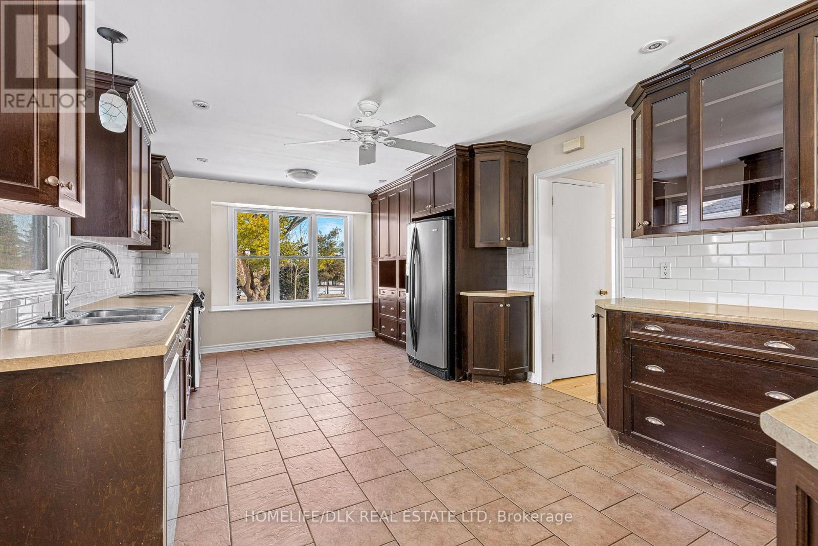 834 South Gower Drive, North Grenville, Ontario  K0G 1J0 - Photo 4 - X12814450